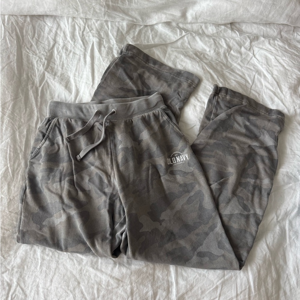 Old Navy Gray Camouflage Sweatpants